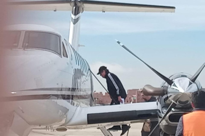 Maximiliano Dávila, exjefe antidrogas de Bolivia, durante su extradición a Estados Unidos este 12 de diciembre.