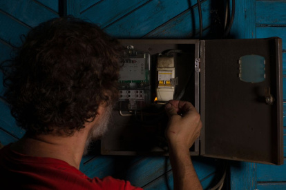 Referencial. En Durán, hay cortes de luz de tres horas diarias.
