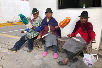Hilanderos Tilipulo, una tradicion cultural y tenificacion de los tejidos.