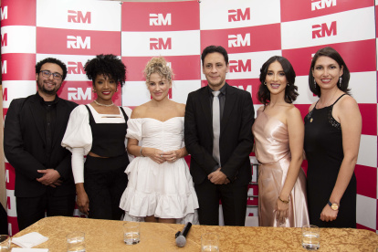 Álex Quitigüiña, Karla Kanora, Fanny Lu, Diego Padilla, Martha Álvarez e Isabel Espinel.