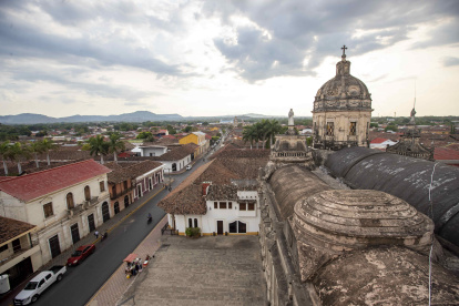 Fotografía de archivo fechada el 27 de abril de 2024 que muestra la ciudad de Granada (Nicaragua). La ciudad colonial nicaragüense de Granada, fundada por los españoles hace 500 años, fue declarada este viernes como tesoro nacional y capital del turismo de Nicaragua por el presidente del país, Daniel Ortega, según un decreto presidencial publicado en el Diario Oficial La Gaceta. EFE/Stringer /ARCHIVO