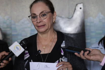 La asambleísta Pierina Correa presentó una denuncia por violencia política de género en contra de Blasco Luna, miembro de su bancada correísta.