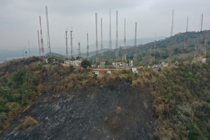 Una foto panorámica de Cerro Azul, en la que se puede apreciar parte de las 82 hectáreas que resultaron afectadas por incendio forestal.