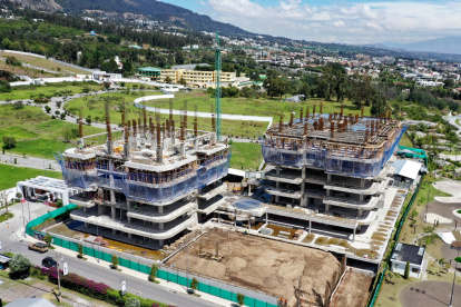 La construcción se realiza por fases. Actualmente se ejecuta la zona residencial y de oficinas.