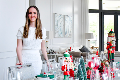 A través de su emprendimiento Colibri Home Decor propone diseños elegantes y funcionales    para la mesa navideña.