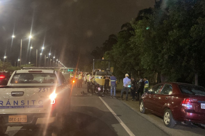 Un accidente de tránsito se registró en el kilómetro 6 de la avenida Samborondón, la madrugada de este lunes 16 de diciembre.
