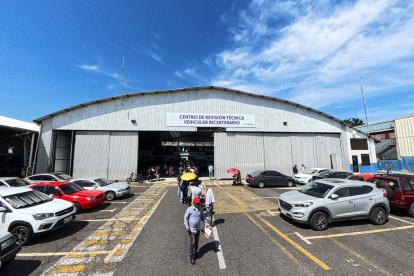 En Quito, 426.521 vehículos cumplieron con la matriculación.