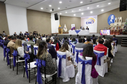 El CNE y el Mintel presentaron el certificado de votación digital.