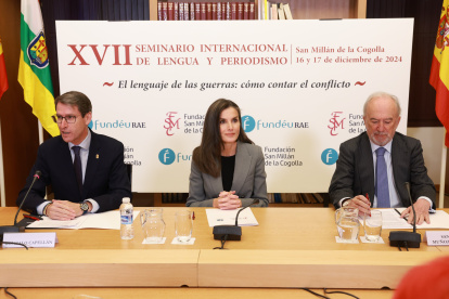 La reina estuvo presente en un seminario de periodismo