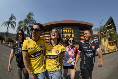 Barcelona y Marathon anunciaron las nuevas camisetas para la temporada 2025