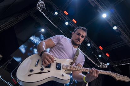 La agrupación cuenta con cuatro álbumes a lo largo de veinticuatro años de carrera musical.