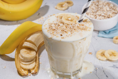 El batido de nueces, avena y banana: tu aliado para ganar masa muscular.