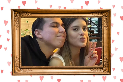 Álex Vizuete junto con su nuevo amor Givanna, una joven azafata.