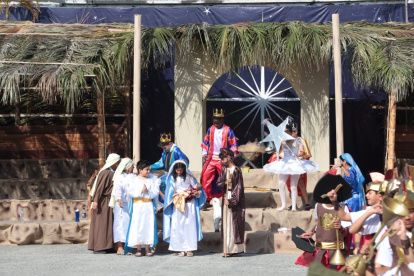 El patio central del colegio se hizo escenario del nacimiento de Jesús.