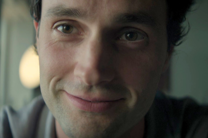 Penn Badgley interpreta al personaje de Joe Goldberg