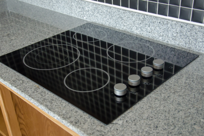 Ecuador entrega cocinas de inducción a los ciudadanos.