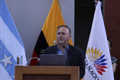 El exministro de Finanzas y ahora candidato a la vicepresidencia por el correísmo acusó al Gobierno de Daniel Noboa de perseguirlo.