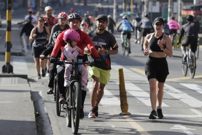 La cita  reúne a miles de personas a lo largo de más de 127 kilómetros de recorrido urbano, un espacio que se ha convertido en insignia de Bogotá.