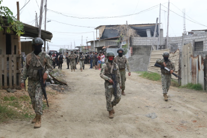 Los militares patrullan los sectores conflictivos que han sido tomadas por las bandas delictivas
