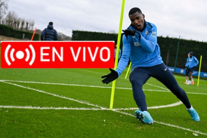 Moisés Caicedo y el Chelsea ante el Everton.