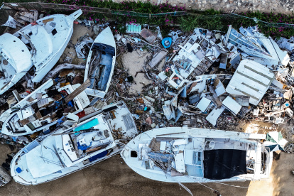 Embarcaciones de Acapulco, destrozadas por Huracán.