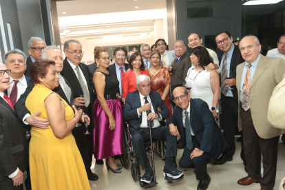 Durante el encuentro, su hija Ana María, también cardióloga, agradeció a su padre y aseguró que él ha dejado una huella imborrable en la medicina ecuatoriana.