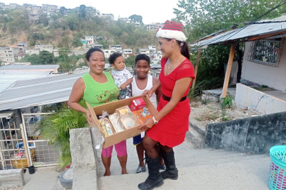 Solidaridad. Teresa apoya a más de 800 niños en la época navideña