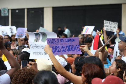 Ciudadanos de Guayaquil asistieron al plantón convocado por el caso de los cuatro niños desaparecidos hace 15 días.