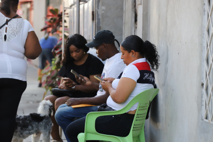 Familiares de los niños desaparecidos en el sur de Guayaquil.
