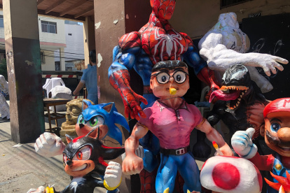 Hay personajes desde políticos hasta de caricatura y películas.