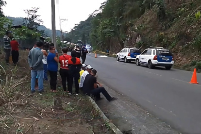 Caso. El cuerpo quedó en plena carretera, lo que afectó la circulación