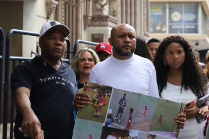 Los familiares de los menores desaparecidos realizaron una protesta este lunes 23 de diciembre en Guayaquil.