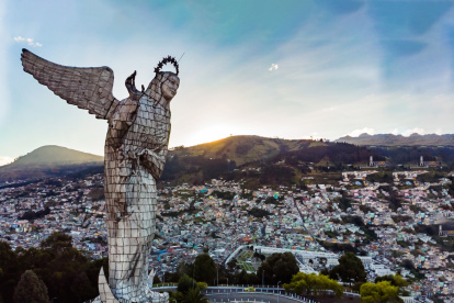 La altura de el Panecillo permite capturar instantáneas del Centro Histórico y del sur de la capital.