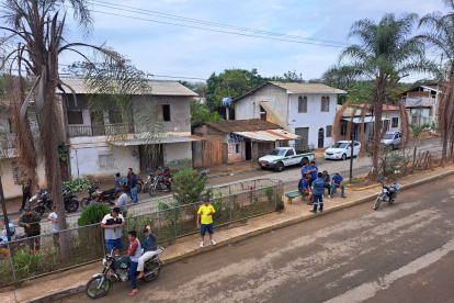 Los pobladores de Juntas del Pacífico amanecieron en las calles debido a la madrugada de explosiones que se sintieron