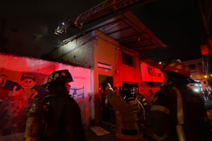 Los uniformados llegaron para apagar el fuego