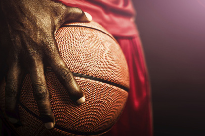 Este convenio permitirá a la mayor universidad digital del mundo ofrecer programas universitarios en línea y recursos digitales relacionados con la NBA.