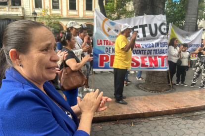 Transportistas protestan en Guayaquil.