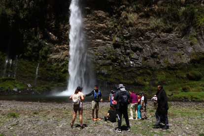 Las cascadas de El Molinuco, a una hora de la capital, es uno de los atractivos cercanos preferidos por lo visitantes.