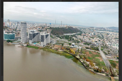 El alcalde pretende la ampliación del Malecón 2000.