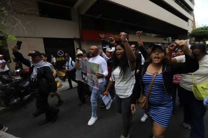 El lunes 23 de diciembre se desarrolló un plantón por los cuatro niños desaparecidos en Guayaquil.