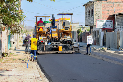 Obra. En el barrio Playas 2 culmina la primera etapa del asfaltado en calle.