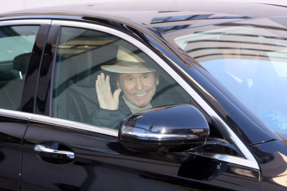 Raphael al salir del hospital.