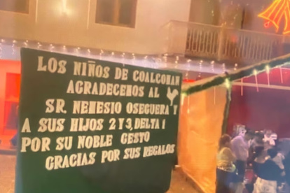 El cartel en el que se agradecía por los regalos al narcotraficante "El Mencho".