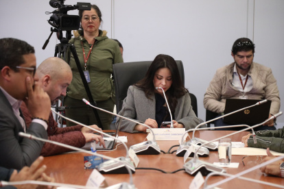 La correísta Pamela Aguirre preside la mesa de Fiscalización.