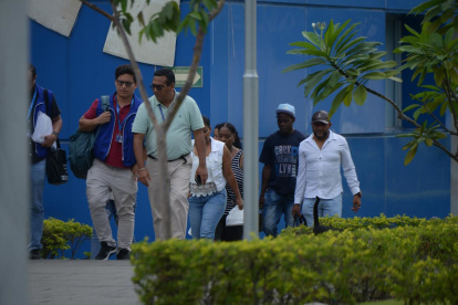 Los familiares de los menores desaparecidos son acompañados por miembros del Comité Permanente de Derechos Humanos.