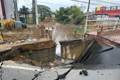 Prefectura anuncia el cierre completo de la vía en sentido La Puntilla-La Aurora