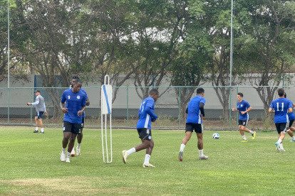 El Bombillo la iniciará el lunes 6 de enero con los respectivos chequeos médicos. Seis días después, el 12, viajará a Perú para enfrentar a Alianza Lima en la denominada Noche Blanquiazul.