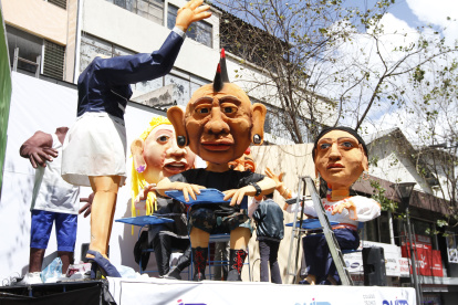 El concurso de años viejos regresa a la Av. Amazonas este martes 31 de diciembre