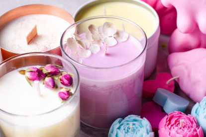 Cómo elegir las velas perfectas para tus rituales de Año Nuevo y atraer energías positivas en todas las áreas de tu vida.