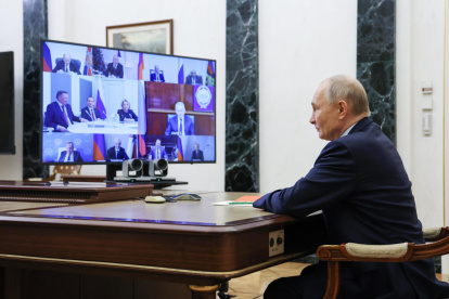 El presidente ruso Vladimir Putin se reúne con el Consejo de Seguridad por video conferencia en Moscú, Rusia, el 28 de diciembre de 2024.